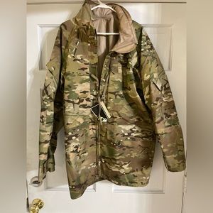 New Military Gore-Tex Nylon Parka
Multicam Camo. Large / Long.